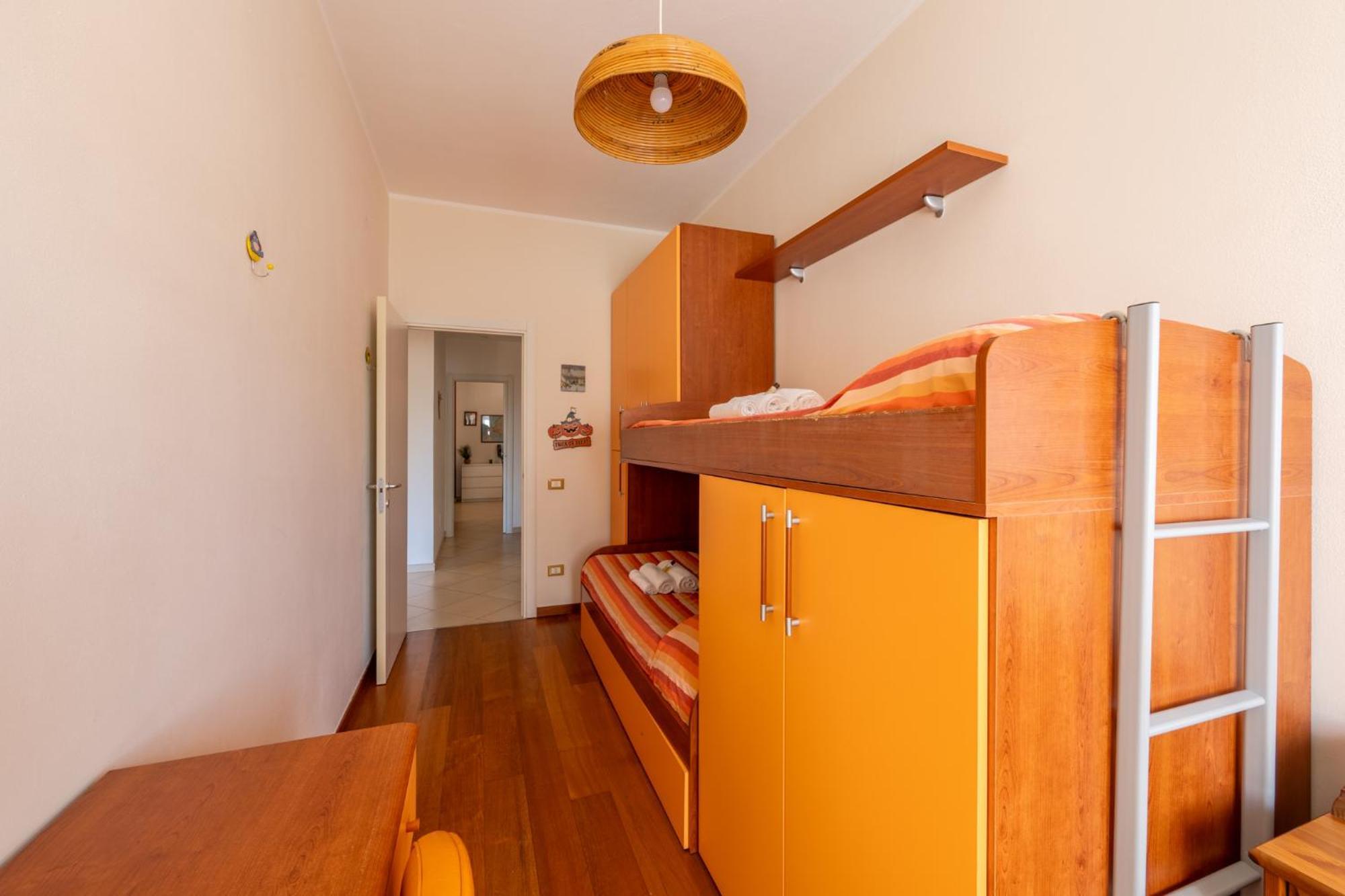 Апартаменти New Luxury 2Bdr Terrace, Views, Ac Марина-ді-Каррара Екстер'єр фото